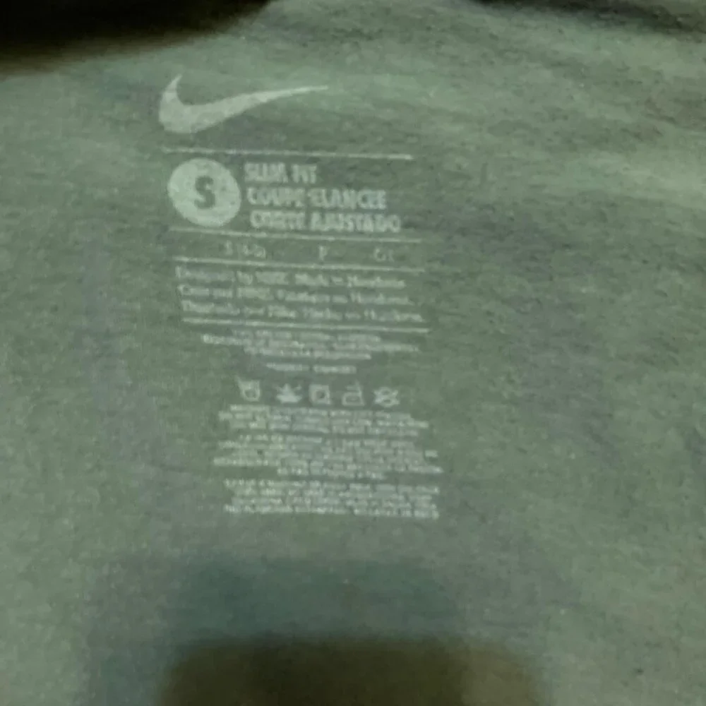 EUC Small Green Slim Fit Nike Short sleeve Tee